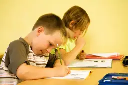 Dziecko ma problemy z koncentracją? Skuteczny poradnik dla rodziców