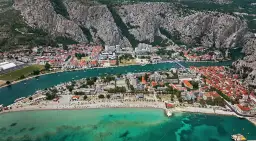 Najlepsze noclegi i atrakcje turystyczne w Omis w Chorwacji