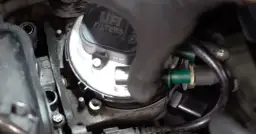 Gdzie jest filtr paliwa w Ford C-Max 1.6 benzyna? Oto odpowiedź!