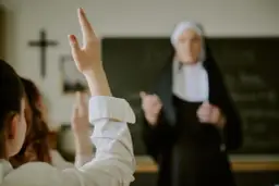 Czy wypisanie się z religii to grzech? Odkryj prawdę i konsekwencje