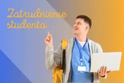 Uśmiechnięty student z plecakiem i laptopem wskazuje palcem w górę.