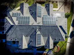 Jak działa elektrownia słoneczna? Od paneli po net-billing!
