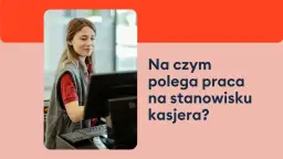 Uśmiechnięta ekspedientka pracuje przy kasie w sklepie.