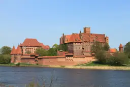 Zamek w Malborku: Dlaczego styl gotycki zachwyca i fascynuje?