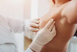 Jak zmniejszyć torbiele w piersiach: 8 skutecznych metod