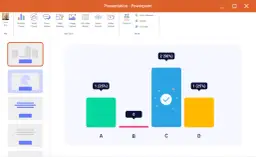 Interfejs PowerPoint z opcjami dodawania quizów, nagrań audio i wideo. Widoczny wykres słupkowy z wynikami.