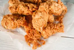 Jak przygotować pierś z kurczaka jak z KFC z chrupiącą panierką