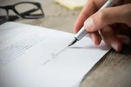 Odpis dokumentu: Kiedy zastępuje oryginał? Rodzaje i jak go zdobyć