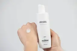 Kwas glikolowy do jakiej cery? Sprawdź, jak go stosować!