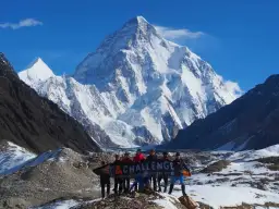 Szczyt K2 w jakich górach? Odkryj tajemnice Karakorum