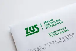 Koperta ZUS z adresem. Czy dodatek pielęgnacyjny jest opodatkowany? Pytanie do urzędu.