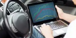 Chip tuning ile koni: Zyskaj moc silnika bez ryzyka utraty gwarancji