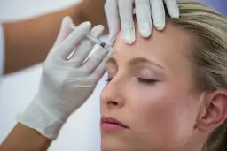 Ile kosztuje 1 ml botoksu? Ceny w klinikach i co wpływa na koszt