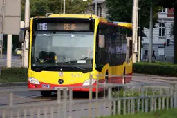 Ile zarabia kierowca autobusu w Warszawie? Sprawdź, co musisz wiedzieć