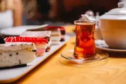 Jak zrobić turecką herbatę - sekrety idealnego smaku i parzenia