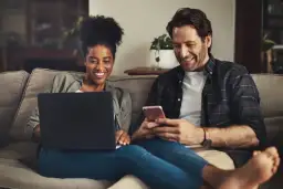 Jak łączyć telefon, telewizję i Internet w ofercie na abonament?