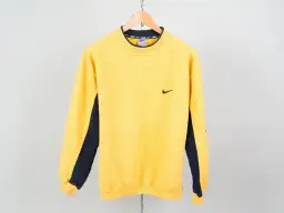 Gdzie kupić bluzy Nike vintage? Najlepsze miejsca i porady zakupowe