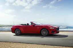 Mustang z automatem czy manualem - co wybrać i na co uważać w 2025?