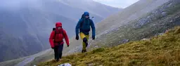 Jakie spodnie w góry wybrać, aby czuć się komfortowo i bezpiecznie?