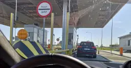 Kolejka do poboru opłat na autostradzie A4 między Katowicami a Krakowem.