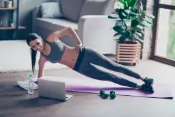 Jak ćwiczyć crossfit w domu: efektywne treningi bez sprzętu