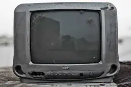 Gdzie wyrzucić telewizor? Uniknij kary za niewłaściwe odpady