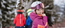 Jak dobrać narty dla dziecka: 8 kluczowych wskazówek dla rodziców