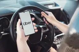Jak zostać kierowcą Ubera w Polsce – wymagania, zarobki i korzyści