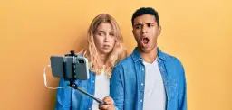Jak łatwo włączyć przedni aparat w telefonie i uniknąć problemów z selfie