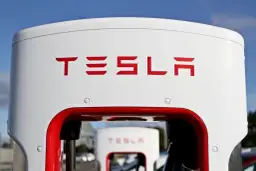 Ile kosztuje Tesla w Polsce? Ceny modeli i ukryte koszty, które musisz znać