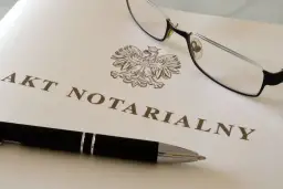 Ile kosztuje przepisanie ziemi u notariusza? Sprawdź ukryte opłaty