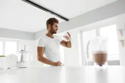 Ile białka po treningu? Sprawdź, aby uniknąć błędów w diecie