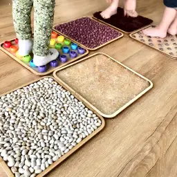 Najlepsze pomoce sensoryczne do przedszkola wspierające rozwój dzieci