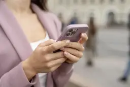 Symbolika Owoców i Kolorów w Kulturze Cyfrowej: Analiza Współczesnych Trendów Wizualnych