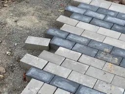 Jakie materiały będą najlepsze na ścieżki ogrodowe?
