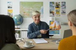 Jak biura podróży wplatają rozrywkę w nowoczesne pakiety turystyczne