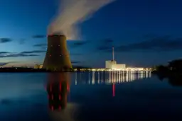 Ile energii produkuje elektrownia atomowa? Zaskakujące dane o mocy