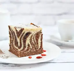 Ciasto zebra z oranżadą na dużą blachę: przepis na pyszny deser