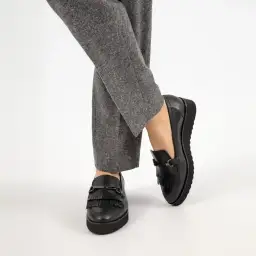 Jakie buty do chinosów damskich? 10 stylowych propozycji