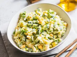 Jak idealnie gotować jajka do sałatki, by uniknąć rozczarowania