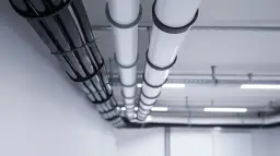 Maskowanie kabli na suficie: 5 sposobów na maskownicę