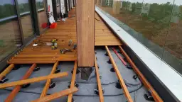 Ile legarów na m2? Sprawdź, jak zapewnić stabilność tarasu