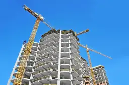 Zysk dewelopera na domu: 20-30% marży brutto? Sprawdź realia!