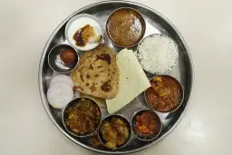 Thali: Cos'è, Cosa Contiene e Dove Gustarlo in Italia