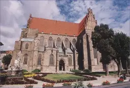 Strzegom atrakcje: odkryj najciekawsze miejsca i wydarzenia w mieście