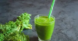 Koktajl z jarmużu właściwości: Jak wspiera zdrowie i odchudzanie