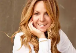 Kiedy urodziła się Krystyna Łuczak-Surówka? Odkryj jej historię