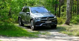 Mercedes GLE 300 d: Czy 4 cylindry wystarczą? Pełna analiza.