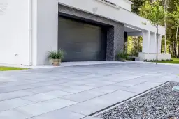 Jak utwardzić podjazd do domu - proste metody i najczęstsze błędy