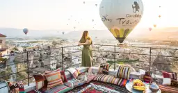 Ile leci się do Paryża? Odkryj czas lotu z Polski i ważne informacje